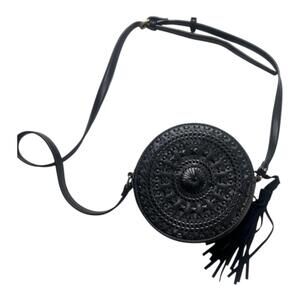 Francesca's Circle‎ Tassle Crossbody